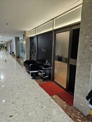 High Street Centre (D6), Retail #554547091
